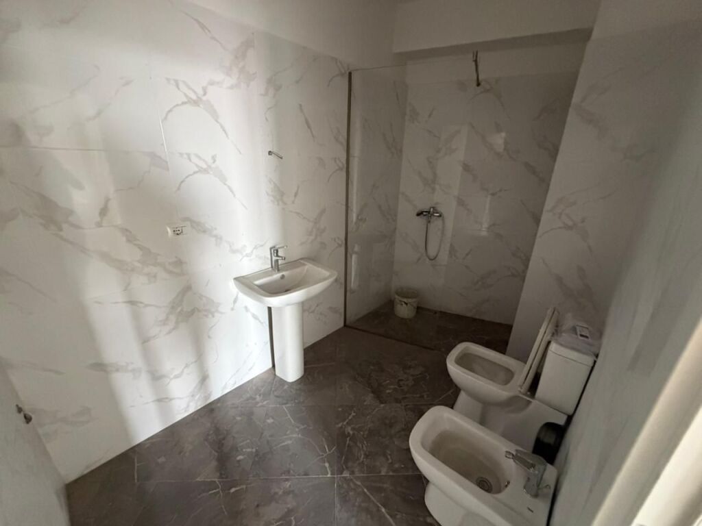 🏢 Apartment 1+1 for rent 📍 Opposite the American Hospital 3💰 Price: 40,000 Lek/month