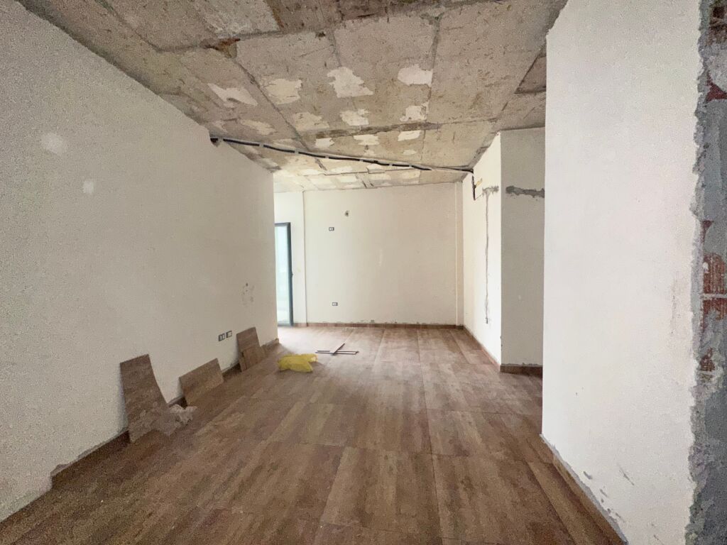 Apartament me Pamje nga Deti për shitje në Vlorë