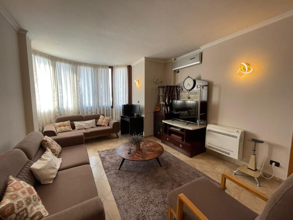 Shitet Apartament 2+1+2 tek Rr. Elbasanit