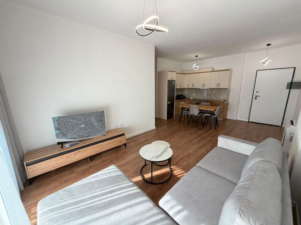 🏡Jepet me qera Apartament 2+1+2  📍Adresa : 5 Maji Perball Konkordit 💸Cmimi 60000 Leke