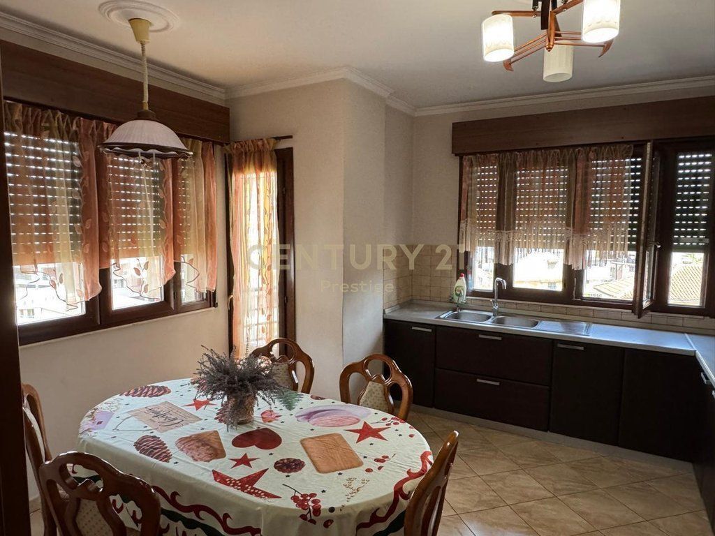 APPARTAMENTO 2+1+2 IN VENDITA VICINO ALL'AMBASCIATA AMERICANA, TIRANA! 226.000 €