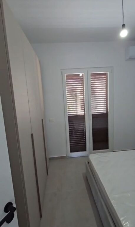 Affitto | Vilë 1 + 1 | Rruga 5 Maji | 450 €/mese