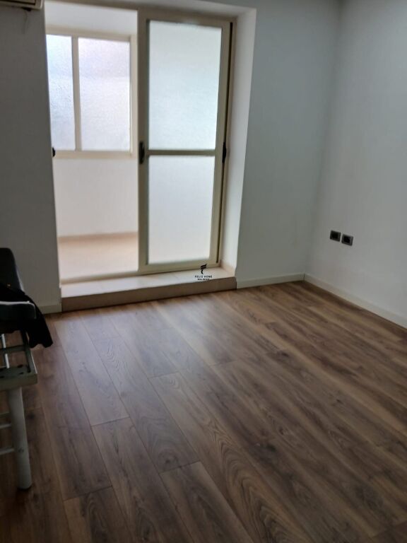 UFFICIO IN AFFITTO 83 M2 21 DICEMBRE 80.000 LEKE FH-76396