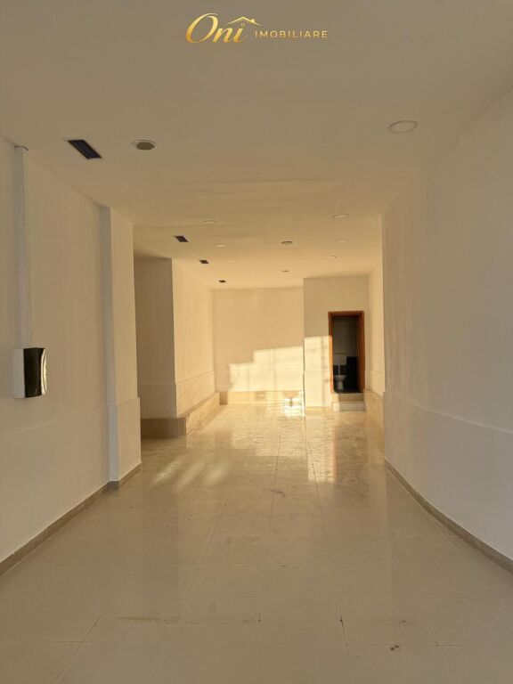 SHOP FOR RENT 105M2 ELBASANI STREET