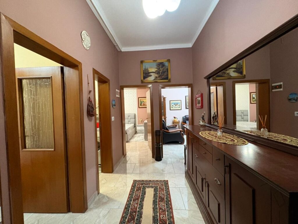 2+1 apartment for rent at Vasil Shanto!