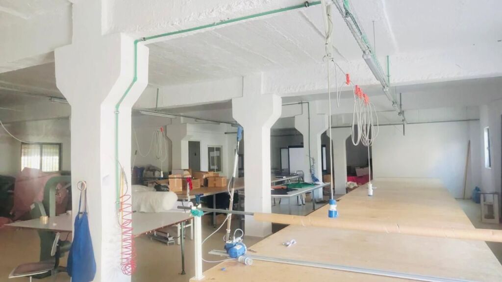 WAREHOUSES FOR RENT 900M2 KOMBINAT 360,000 LEKE FH-76333