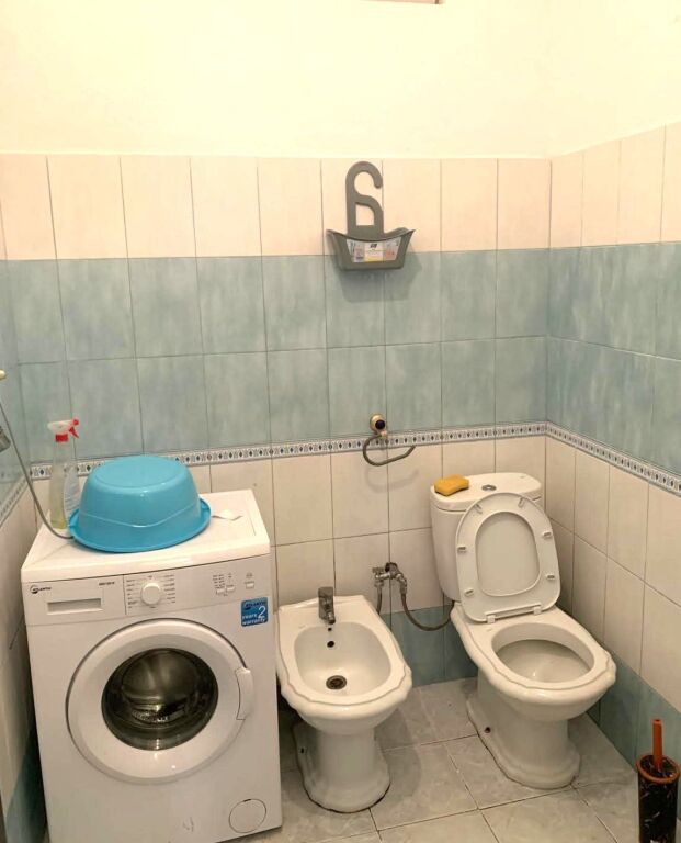 Tirana, appartamento 1+1 in affitto, 1° piano, 50m2.