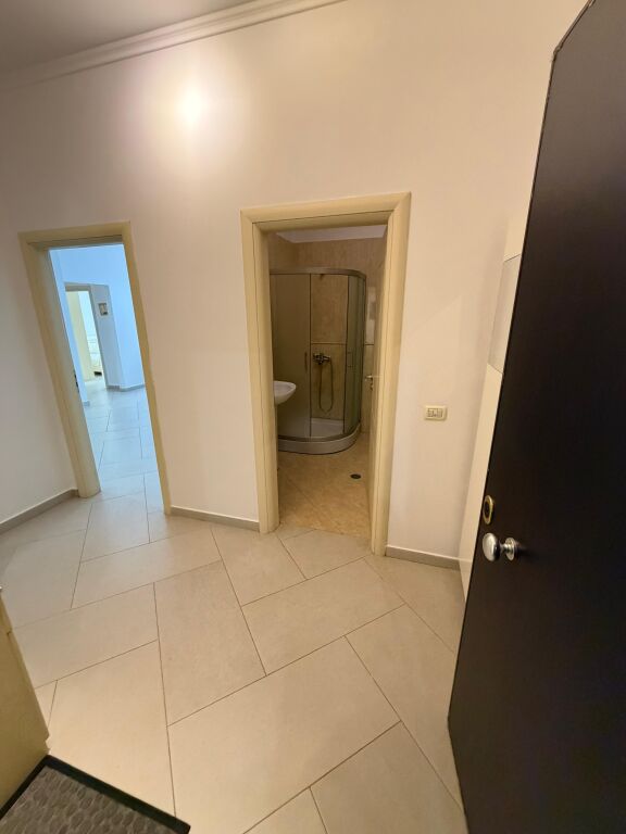 🏠 Appartamento 2+1+2 in affitto 📍 Vicino allo Zoo di Tirana, Tirana💶 Prezzo: 700€/mese