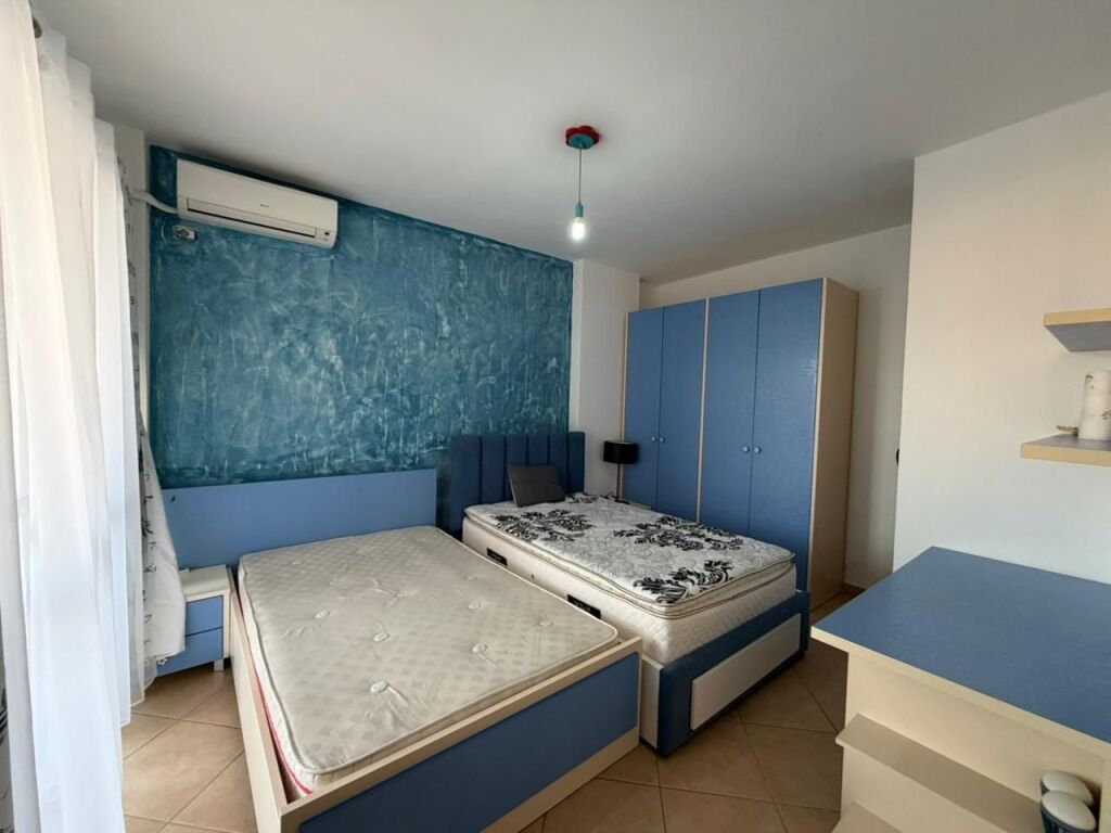 Apartament 2+1+Verande per shitje tek Big Market Yzberisht.