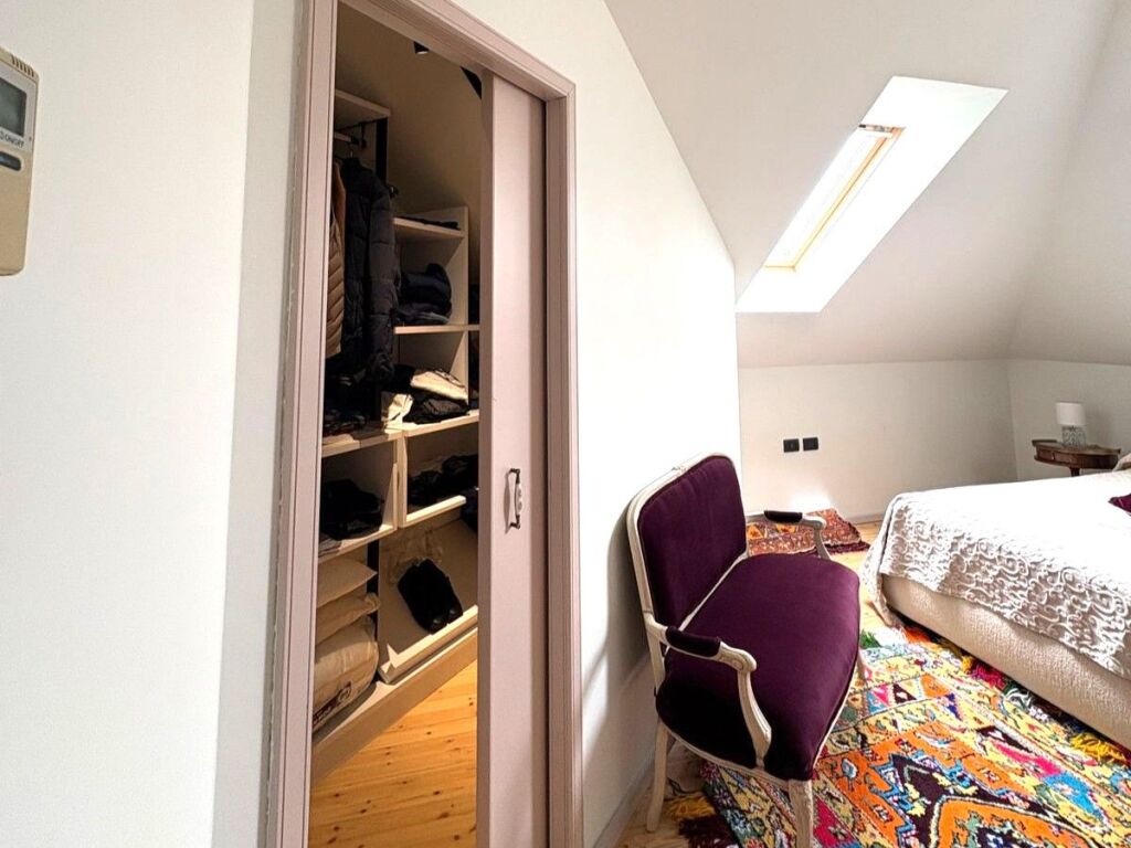 2+1 apartment with veranda for sale on ilo mitke qafzezi street pro1312