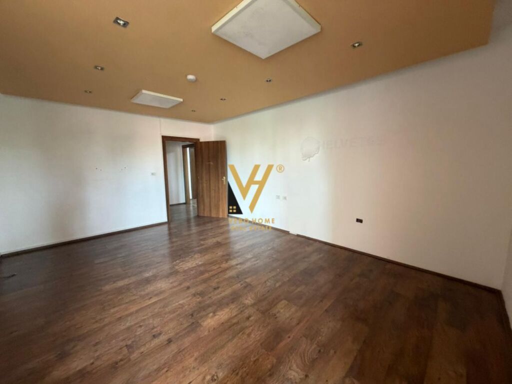 UFFICIO DI 187 M2 IN AFFITTO A BLLOK 3.366 EURO