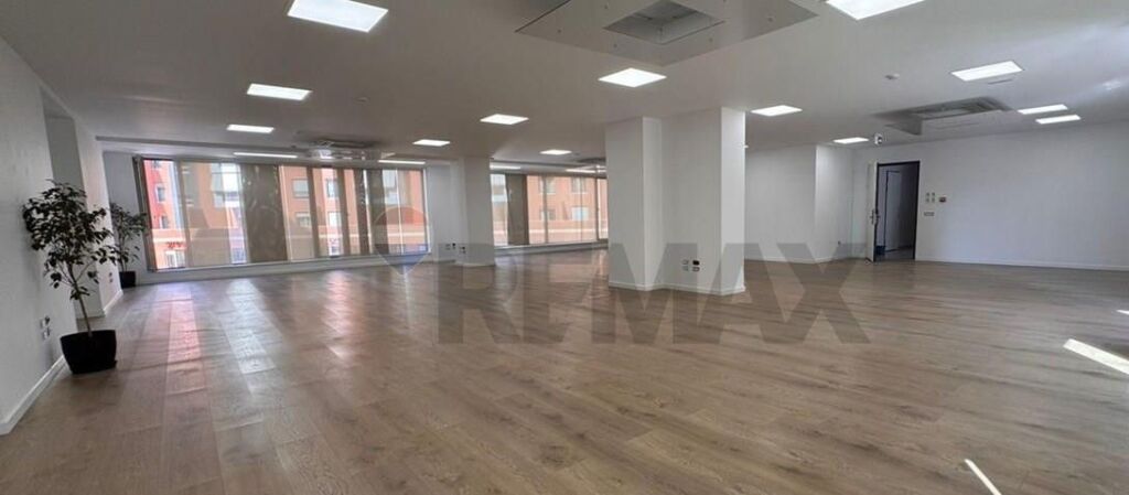 EXCLUSIVE OFFICE FOR RENT NEAR HILTON  ID:530491012-138