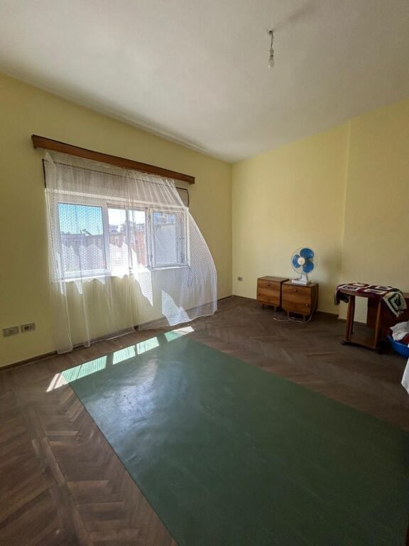 🏢 Appartamento 2+1 in vendita vicino alla Scuola “Kushtrimi i Lirisë” – Durrës 📍