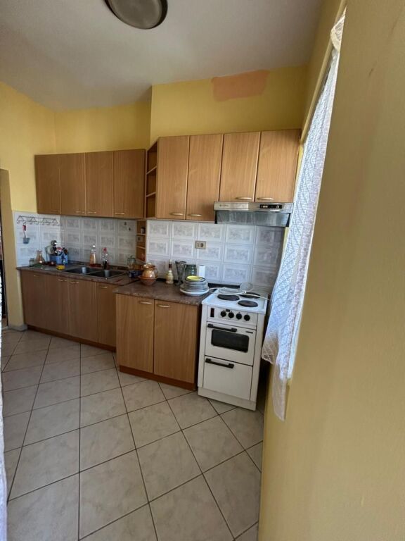🏢 Appartamento 2+1 in vendita vicino alla Scuola “Kushtrimi i Lirisë” – Durrës 📍