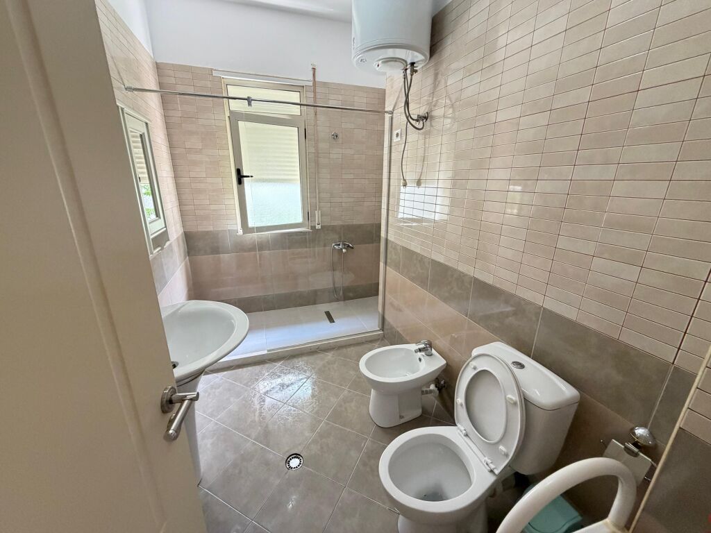 🏠 Appartamento 2+1+2 in affitto 📍 Vicino allo Zoo di Tirana, Tirana💶 Prezzo: 700€/mese