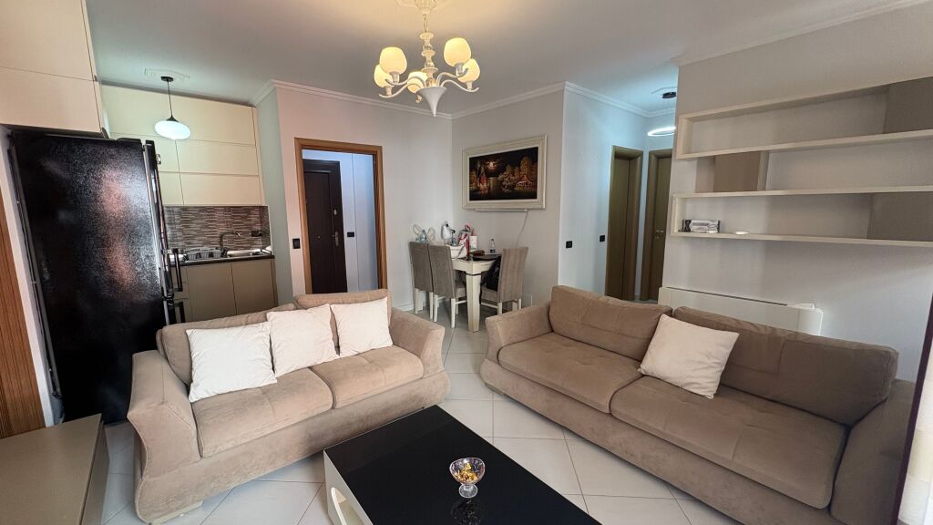 Shitet apartament 2+1 i mobiluar ne Astir