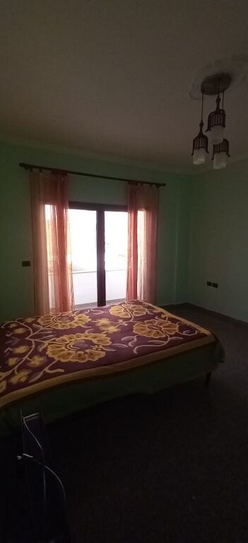 In affitto 2+1, 40000 leke, villa privata vicino alla rotatoria di Shkoza