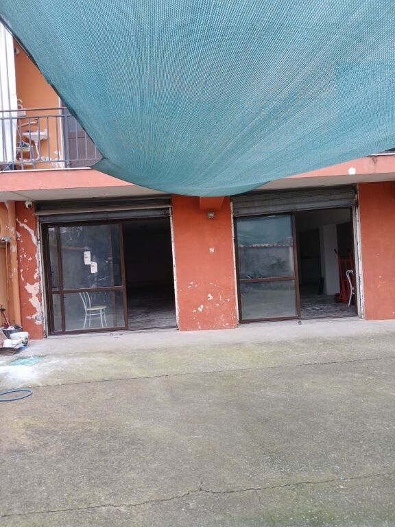Affitto | Ambjent Biznesi/Magazine | Tregu Elektrik | 350 €/mese