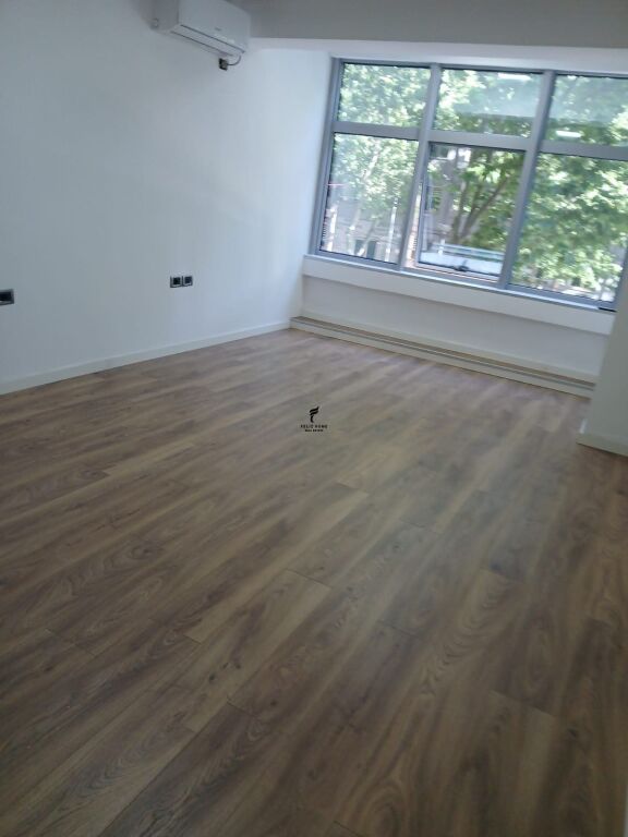 UFFICIO IN AFFITTO 83 M2 21 DICEMBRE 80.000 LEKE FH-76396