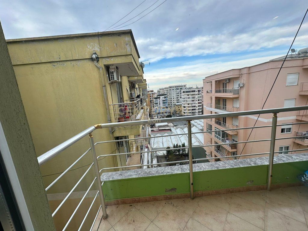 WE SELL 1+1 APARTMENT IN THE CENTER OF DURRES, SPORT PALACE !