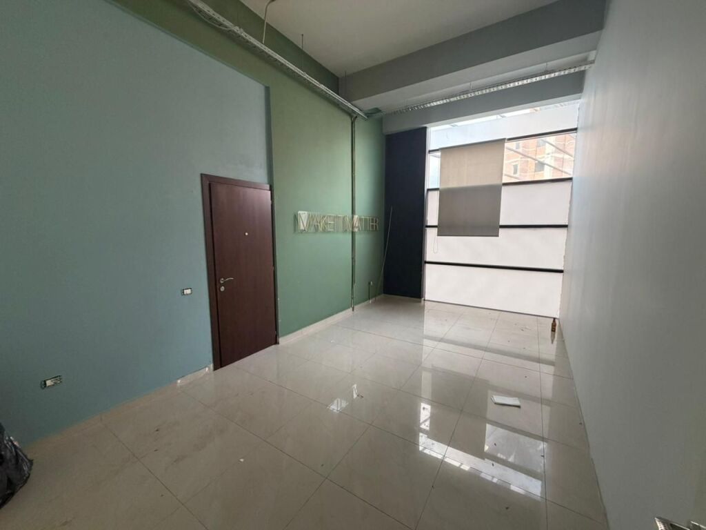 🏢 Office space for rent 👍 📍 Opposite American Hospital 3, on the main street💰 Price: 300,000 Lek/month (NET)