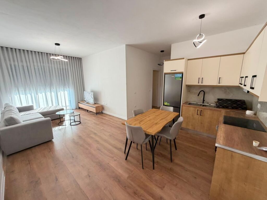 🏡Jepet me qera Apartament 2+1+2  📍Adresa : 5 Maji Perball Konkordit 💸Cmimi 60000 Leke