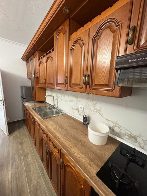 Apartament 2+1 me Qera tek Rruga Siri Kodra !
