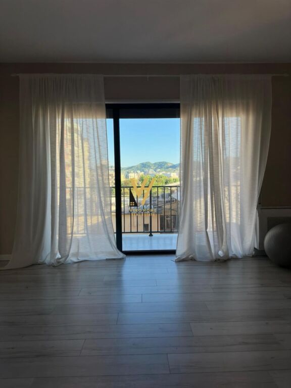 OFFICE 77 M2 FOR RENT IN MYSLYM SHYR 700 EURO