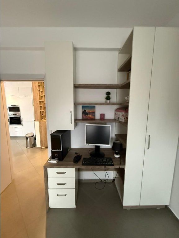 Apartament 2+1 me qira përballë Spitalit Amerikan 3 550 € /Muaj