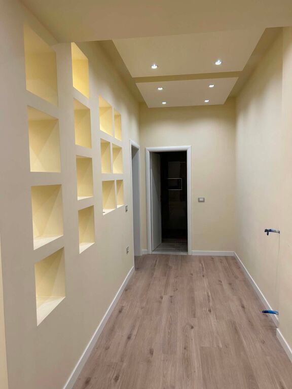 Appartamento Moderno 2+1+2 con Vista Montagna a Orikum – Completamente Ristrutturato (2024)