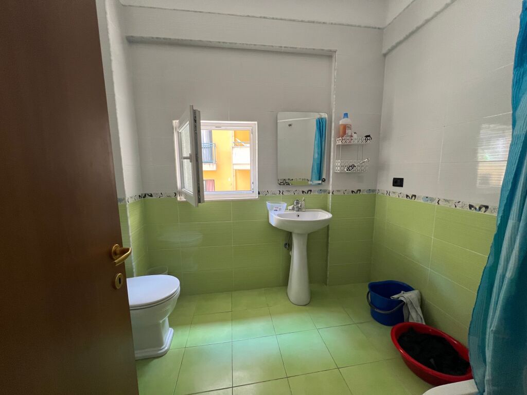 Appartamento 2+1+2 in vendita Sopraelevata del Comune Tirana