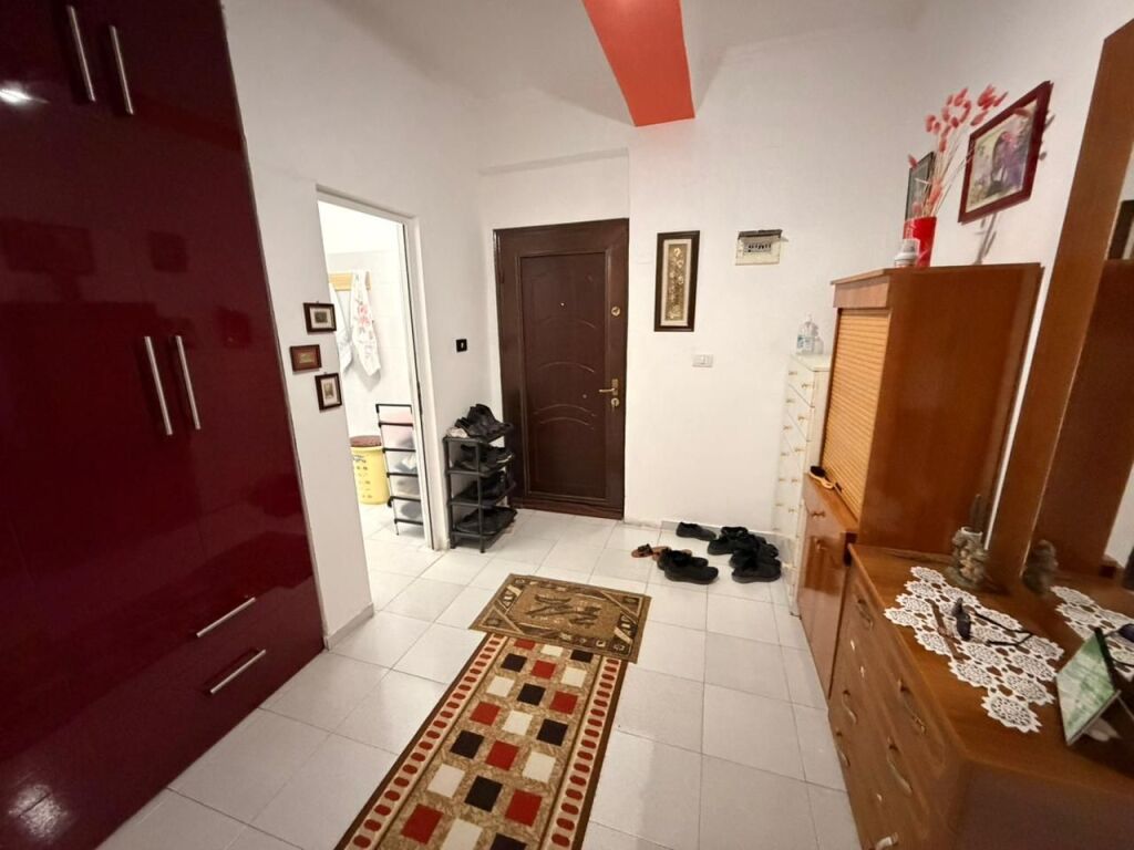 Vendesi in vendita 2+1 + 2 Balconi | Dietro la Croce Rossa, Durazzo
