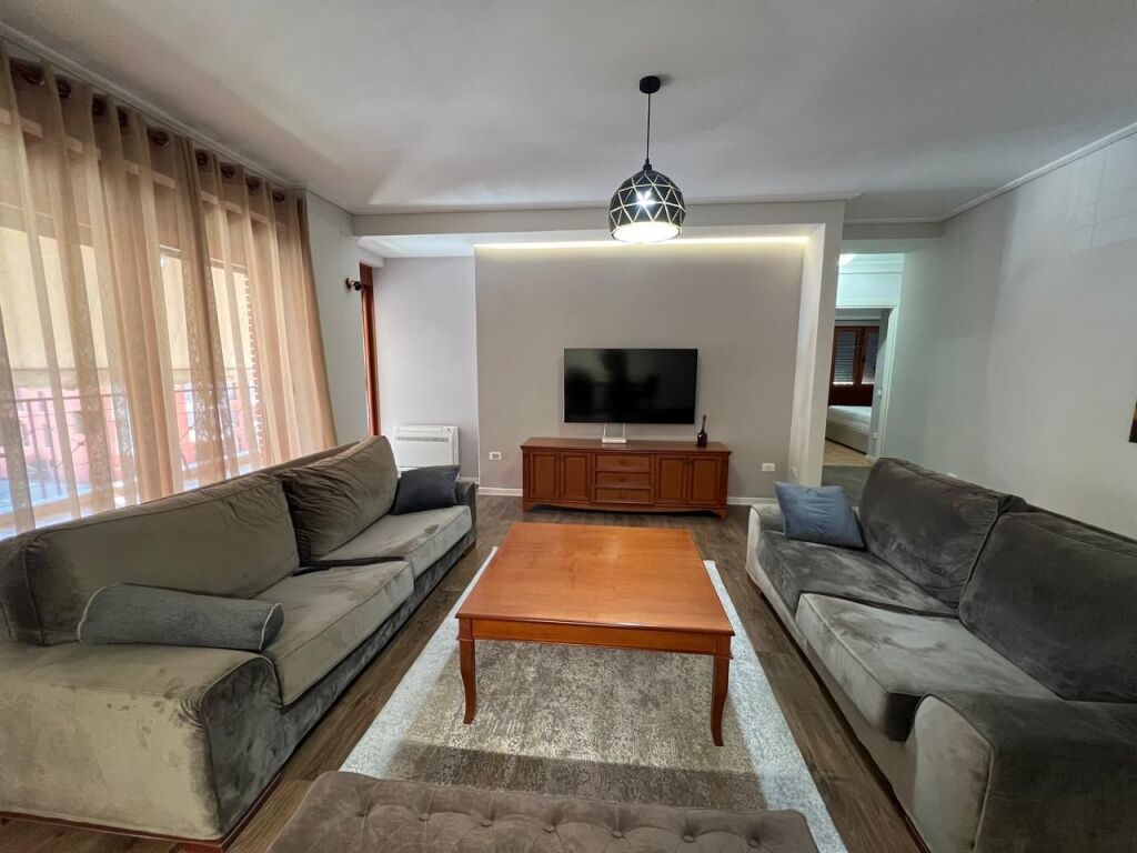 APARTAMENT 2+1 PER QIRA TEK KOMPLEKSI DELIJORGJI !