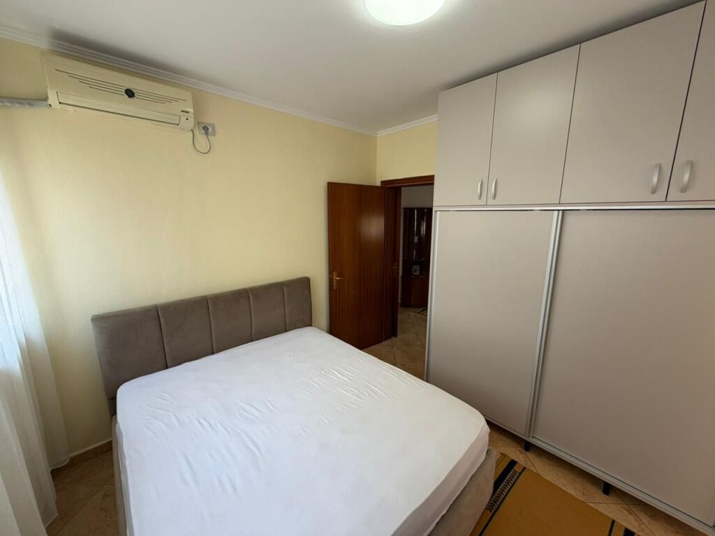🏡 Jepet me qera apartament 2+1+2 📍 Rruga e Dibrës, pranë Kompleksit “Halili”💰 Çmimi: 80.000 lekë/muaj