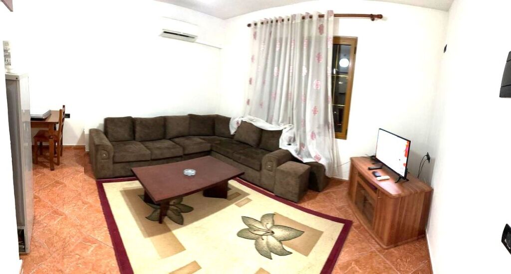AFFITTASI APPARTAMENTO 1+1 nel Centro a Selvia, Tirana, 500 EURO