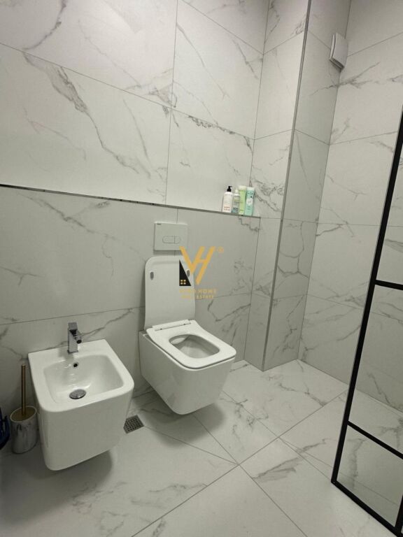 OFFICE 77 M2 FOR RENT IN MYSLYM SHYR 700 EURO
