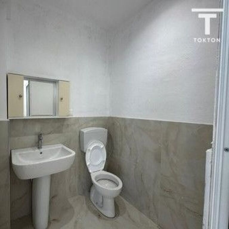 AFFITTO, AMBIENTE COMMERCIALE, VIA "JORDAN MISJA", TIRANA