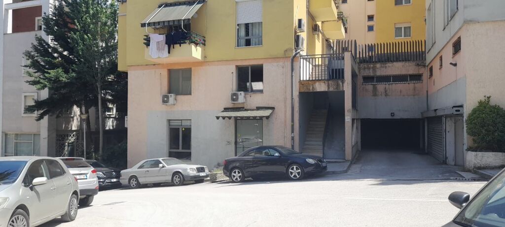 Locale in affitto 75 m2 da Eduard Mano