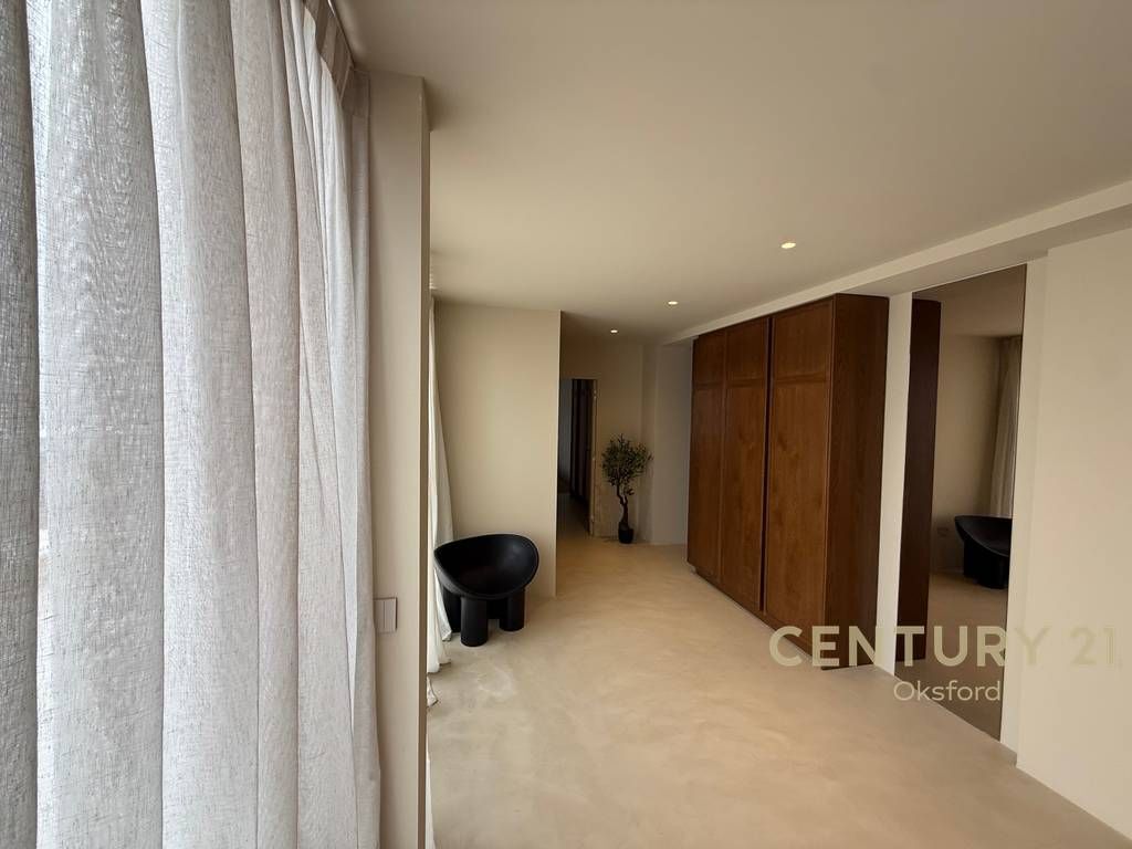 Affittiamo appartamento moderno + posto auto vicino al porto, Durazzo!