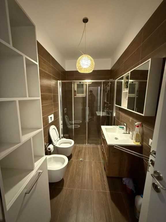 Apartament 2+1 me qira përballë Spitalit Amerikan 3 550 € /Muaj