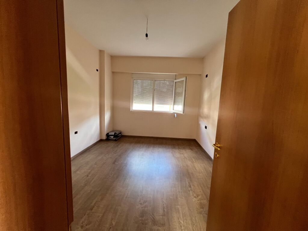 Appartamento 2+1+2 in vendita Sopraelevata del Comune Tirana