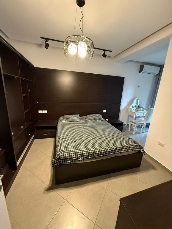 Apartament 2+1 me qira përballë Spitalit Amerikan 3 550 € /Muaj