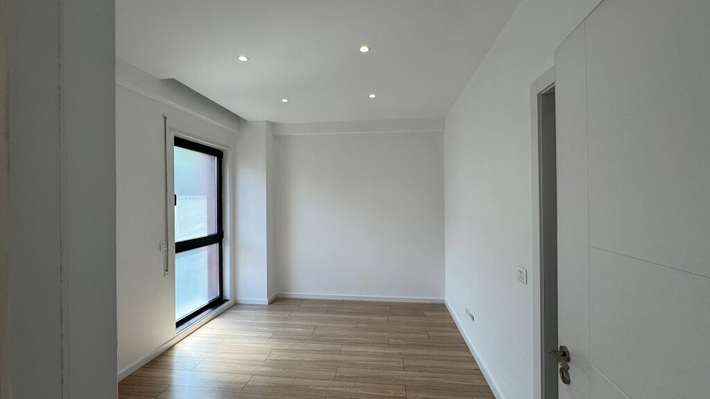 Office space for rent at Myslym Shyri !