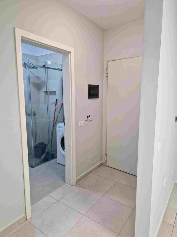 UFFICIO IN AFFITTO 55M2 21 DICEMBRE 40.000 LEKE FH-76623