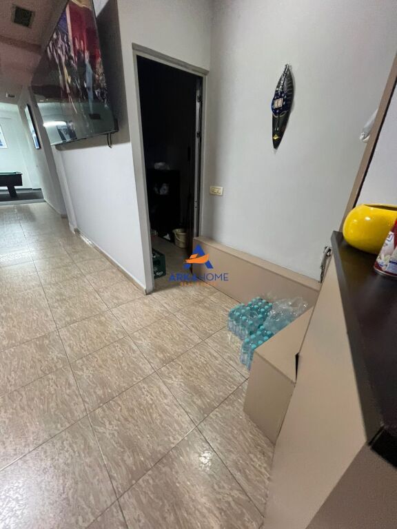 LOCALE COMMERCIALE IN AFFITTO 115M2 "DIETRO UET, TIRANA" 1.000 EURO