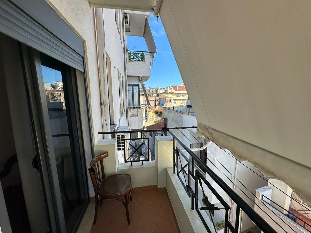 APPARTAMENTO 2+1+2 IN AFFITTO NEL CENTRO DI DURRËS, DI FRONTE A BLUE STAR!