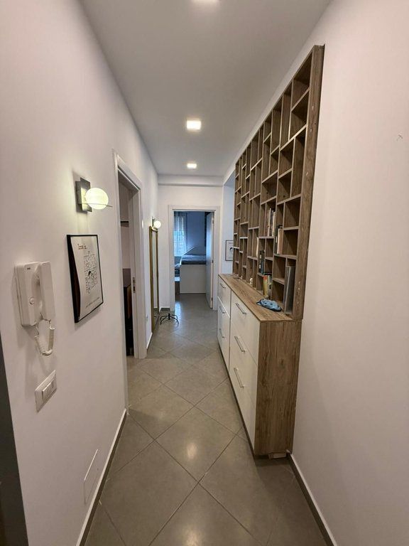 Apartament 2+1 me qira përballë Spitalit Amerikan 3 550 € /Muaj