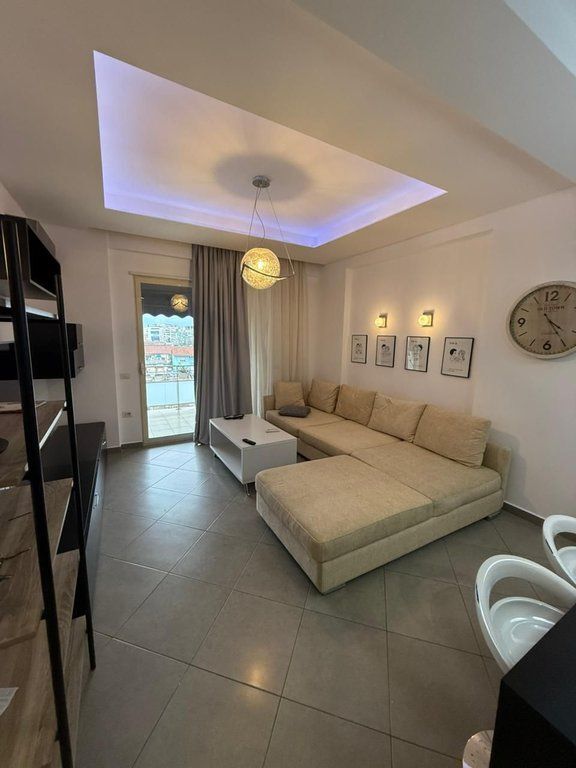 Apartament 2+1 me qira përballë Spitalit Amerikan 3 550 € /Muaj
