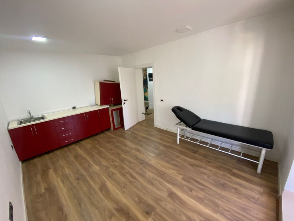 OFFICE FOR RENT 80 M2 KAVAJES STREET 800 EURO FH-76550