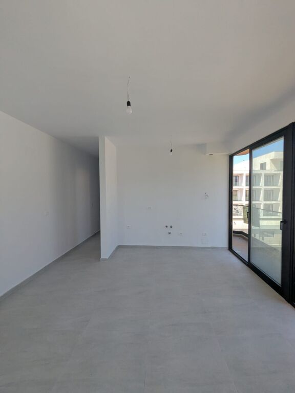 1+1 Apartment for sale with side sea view in Radhime – Rexhina Palm Resort
